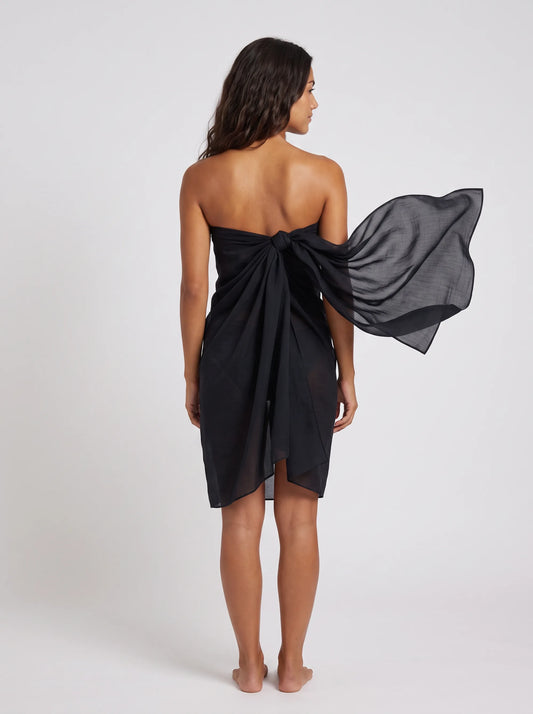Paréo Levante, porté vue dos en studio, maillot de bain Palm Club