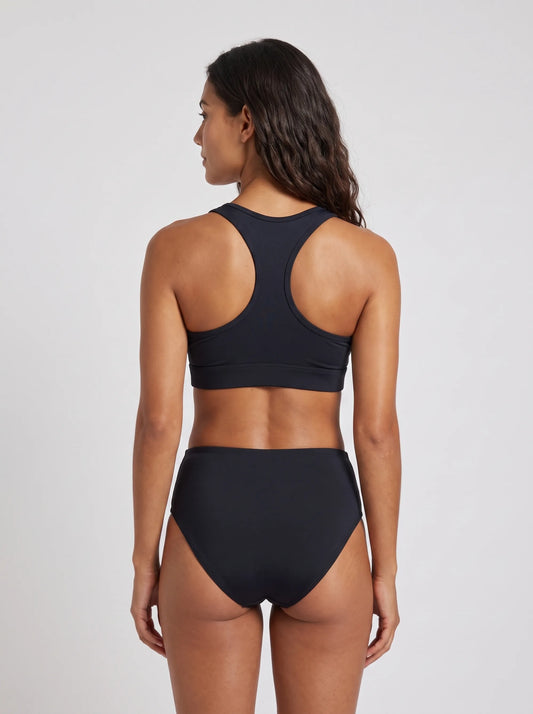 Brassière Cabine 9, porté vue dos en studio, maillot de bain Palm Club