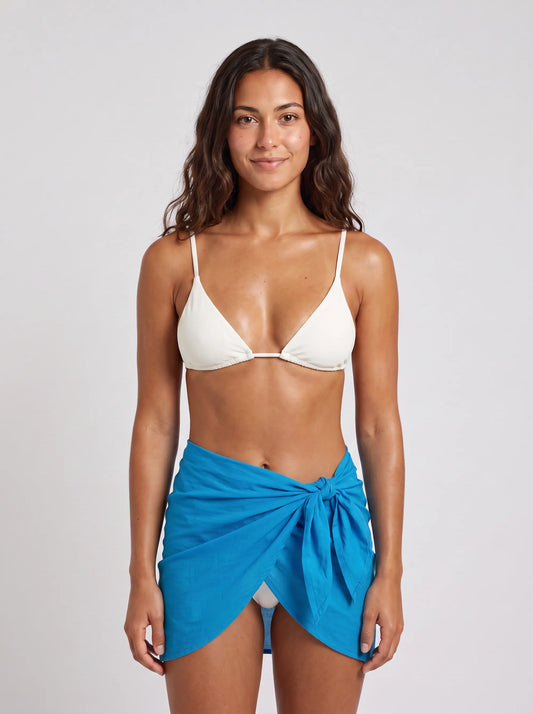 Paréo La Sieste, porté vue face en studio, maillot de bain Palm Club